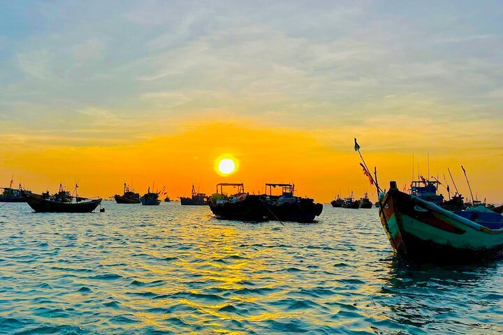 Mui Ne Food Tour | Enjoy the Real Local Taste & Stunning sunset