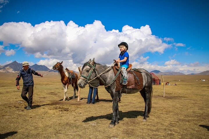 2-Days in Song Kul Lake as Nomad - horseback riding & Yurt stay