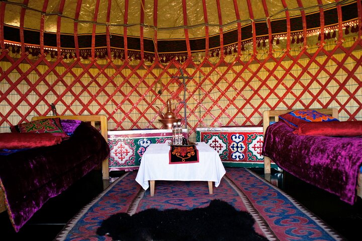 2-Days in Song Kul Lake as Nomad - horseback riding & Yurt stay