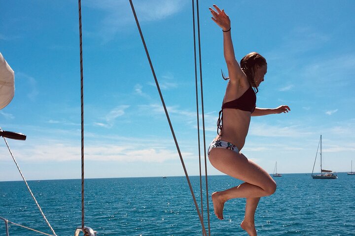 7-day cruise in a 12-meter sailboat