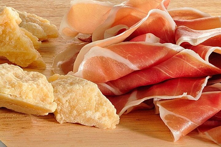 Parma Delights Tour: Parmigiano, Prosciutto & Balsamico