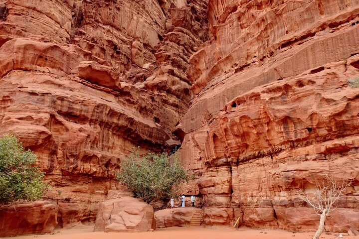 Full day Jeep Tour in Wadi Rum desert