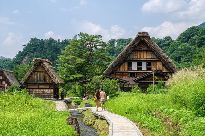 Takayama to Kanazawa via Shirakawa-go: Car & Driver Only
