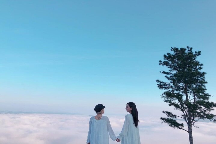 Cloud Hunting and The Glow of Dawn in Da Lat 4:00 - 10:00 AM