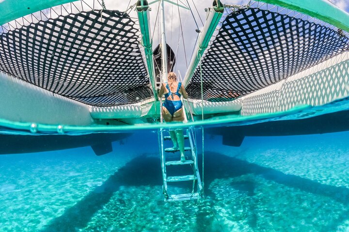 Klein Curacao Day Trip with Premium Open Bar and BBQ-Lunch