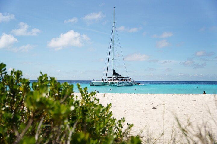 Klein Curacao Day Trip with Premium Open Bar and BBQ-Lunch