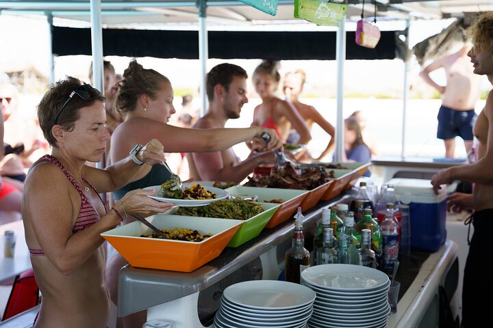 Klein Curacao Day Trip with Premium Open Bar and BBQ-Lunch