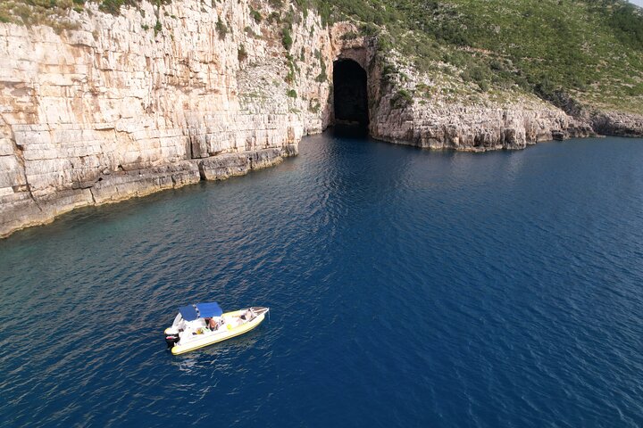 Vlore Speedboat Tour to Haxhi Ali Cave