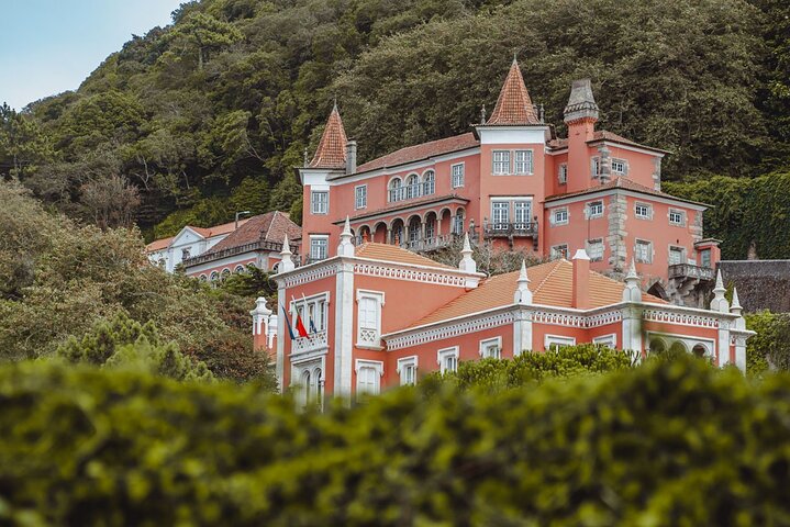Sintra Private Tour with Tickets: Pena Palace & Moorish Castle