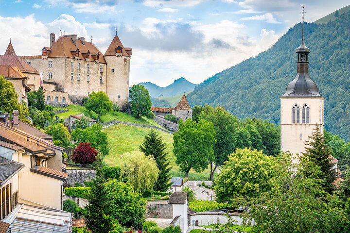 Gruyères Village, Cheese & Chocolate Day Tour from Bern