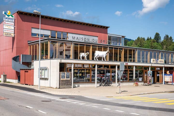 Gruyères Village, Cheese & Chocolate Day Tour from Bern