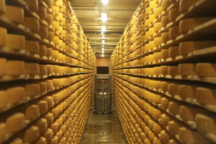 Gruyères Village, Cheese & Chocolate Day Tour from Bern