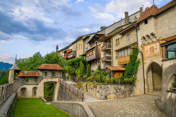 Gruyères Village, Cheese & Chocolate Day Tour from Bern