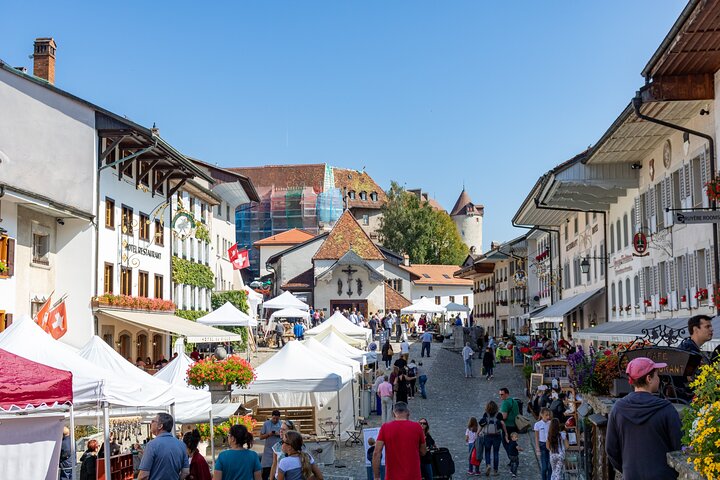 Gruyères Village, Cheese & Chocolate Day Tour from Bern