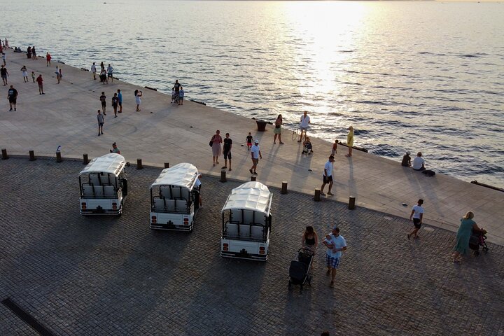 Zadar: City and Wine Tour in Zadar with Eco Tuk Tuk