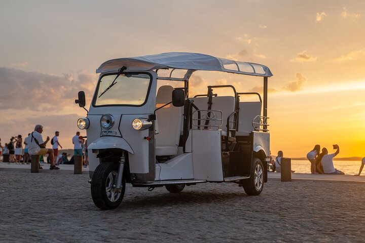 Zadar: City and Wine Tour in Zadar with Eco Tuk Tuk
