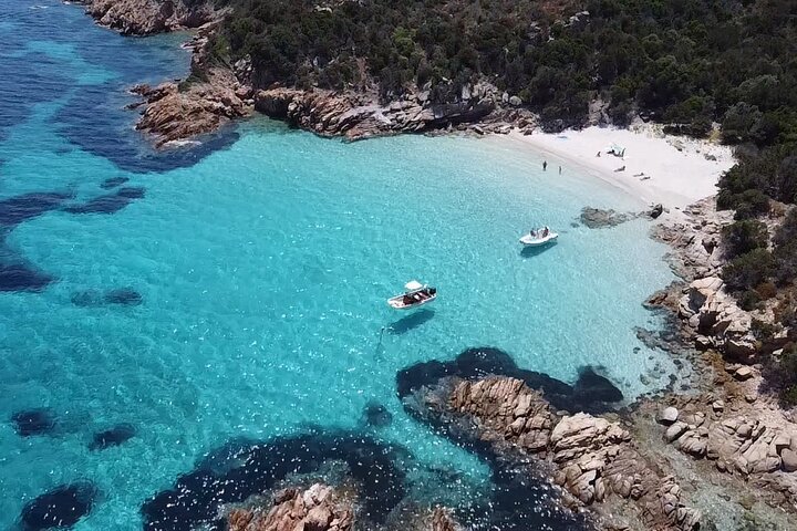 All inclusive private tour in the Archipelago of La Maddalena