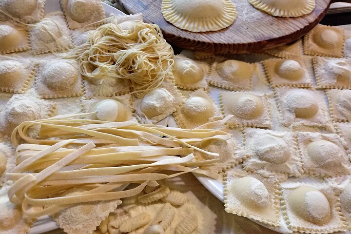 Spoleto Countryside Home Cooking Pasta or Pizza Class & wine