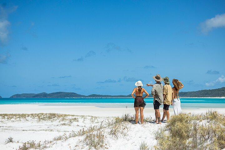 Camira Sailing Adventure through Whitsunday Islands