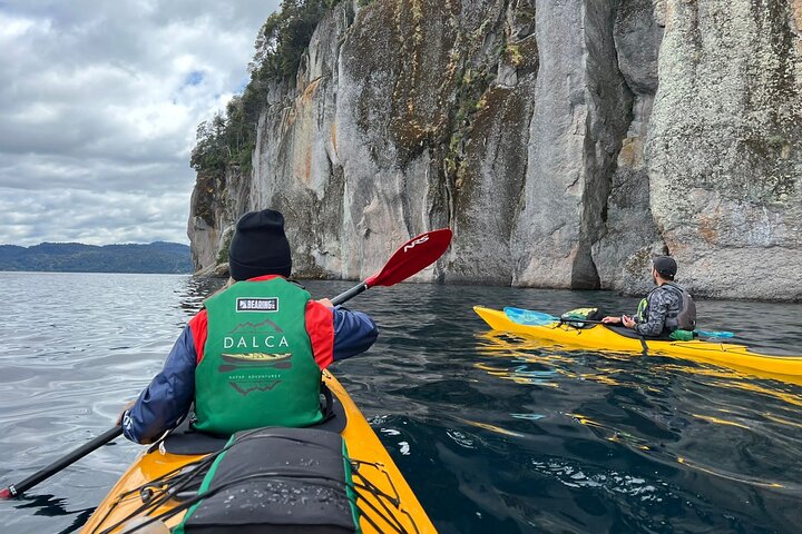 Guided Half Day Kayak Tour with Picnic in Villa la Angostura