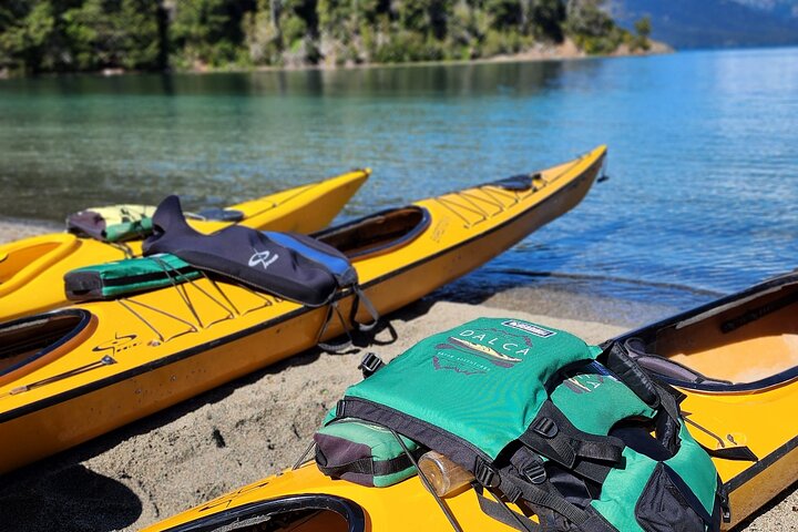 Guided Half Day Kayak Tour with Picnic in Villa la Angostura