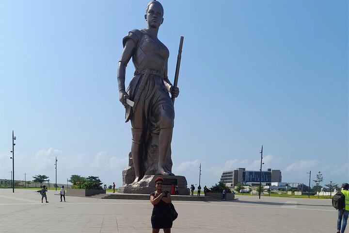 Private Full-Day Cultural Tour in Cotonou Ganvie and Ouidah