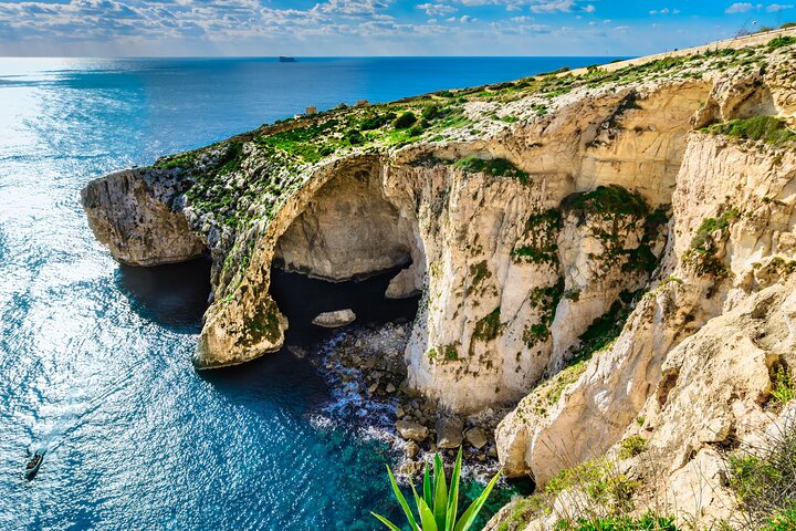 Prehistoric Temples and Highlights of the South Full-Day Tour
