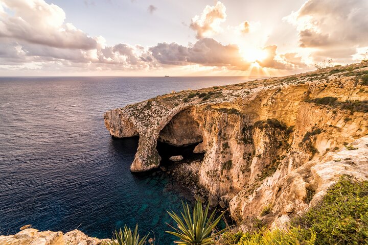 Prehistoric Temples and Highlights of the South Full-Day Tour