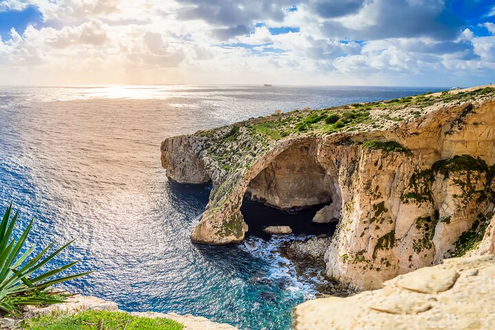 Prehistoric Temples and Highlights of the South Full-Day Tour