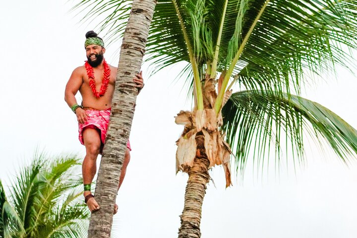 Oahu: Ka Moana Lūʻau at Aloha Tower – Oceanfront Luau Show