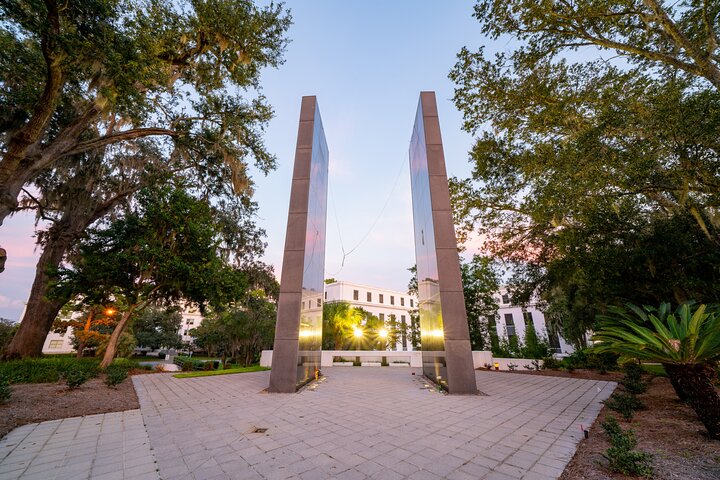 Love Tales of Tallahassee- A Private Walking Tour