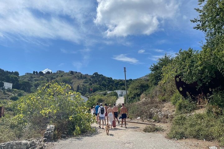 Vlore Speedboat Tour to Sazan Island & Haxhi Ali Cave