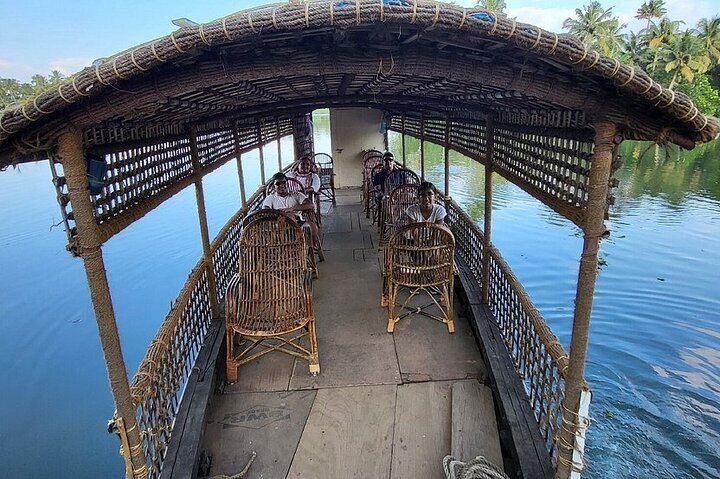 Cochin: Backwater Village Eco Boat Cruise with Lunch