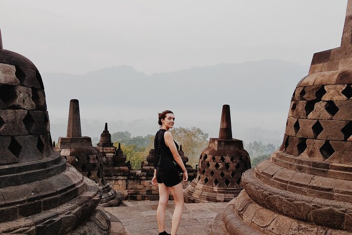 Yogyakarta: Borobudur Climb Up and Prambanan Temple Private Tour