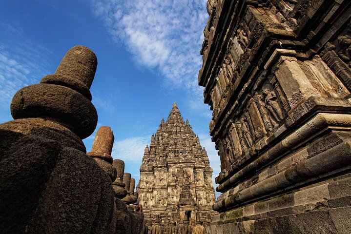 Yogyakarta: Borobudur Climb Up and Prambanan Temple Private Tour