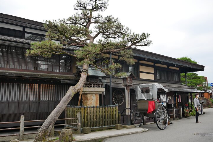 [One-day bus tour departing from Kanazawa Station] Shirakawa-go/Takayama tour platinum route bus tour