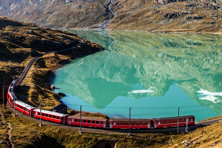 Bernina Red Train Experience by train from Lecco - Varenna