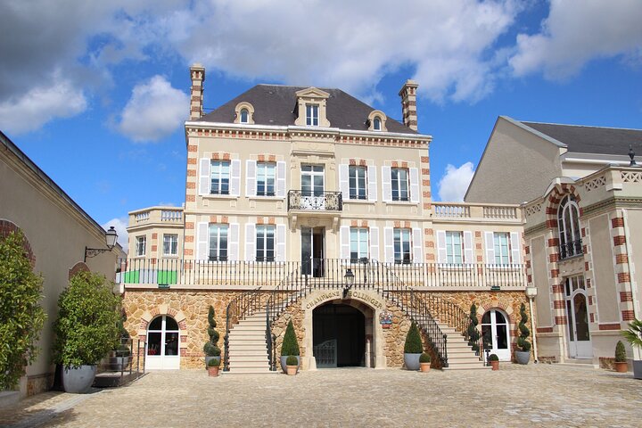 The Must-sees 3h30 from Epernay (Private Half day Champagne Tour)