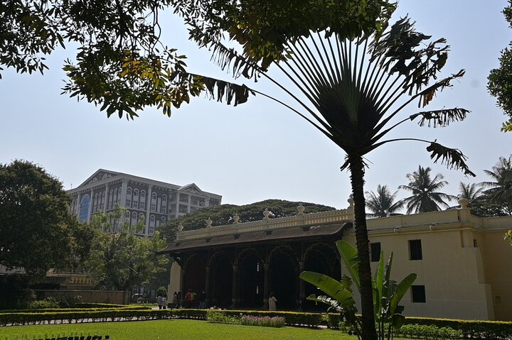 Tipu Palace + Koté Vishnu + Fort + KR Market + Jain Temple = Bengaluru Pété Walk