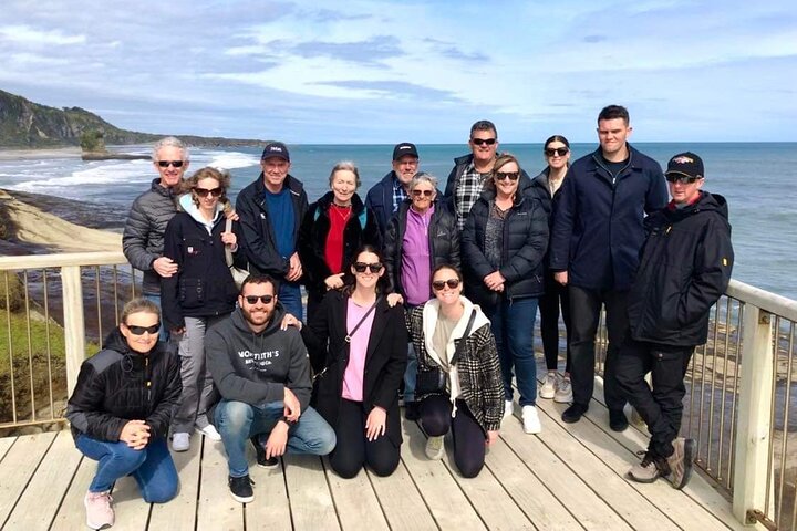 Punakaiki Blow Holes & Pancake Rocks Scenic Tour