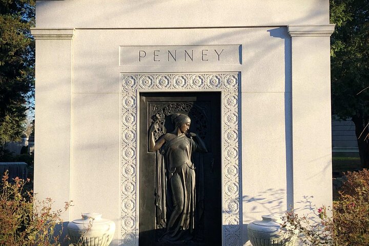 Woodlawn Cemetery: A Self-Guided Audio Tour of Gilded Age Art and Architecture
