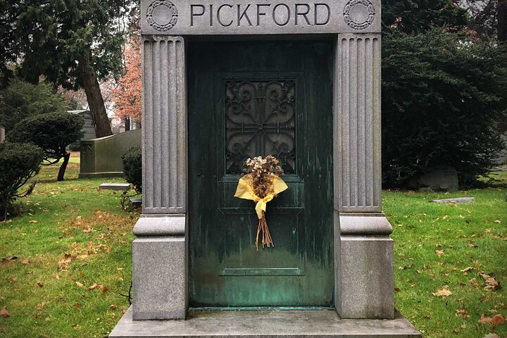 Woodlawn Cemetery: A Self-Guided Audio Tour of Gilded Age Art and Architecture