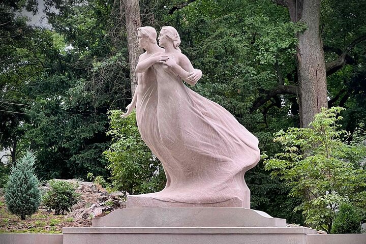 Woodlawn Cemetery: A Self-Guided Audio Tour of Gilded Age Art and Architecture