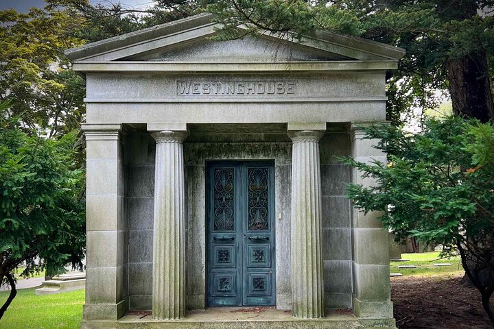 Woodlawn Cemetery: A Self-Guided Audio Tour of Gilded Age Art and Architecture