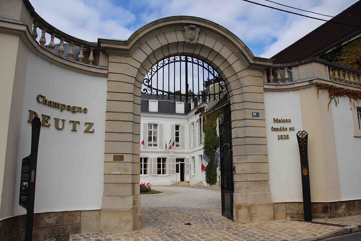 The Must-sees 3h30 from Epernay (Private Half day Champagne Tour)