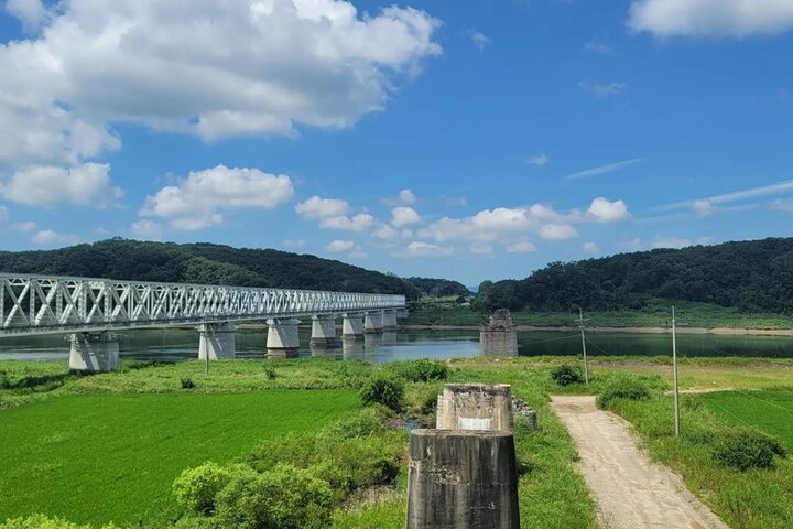 Small Group DMZ Tour with Hotel pickup : 3rd tunnel&Susp. Bridge