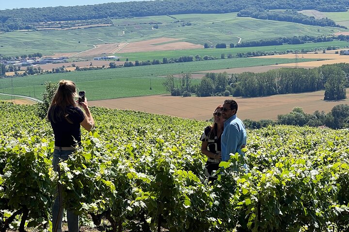The Connoisseurs from Epernay (Private Half day Champagne Tour)