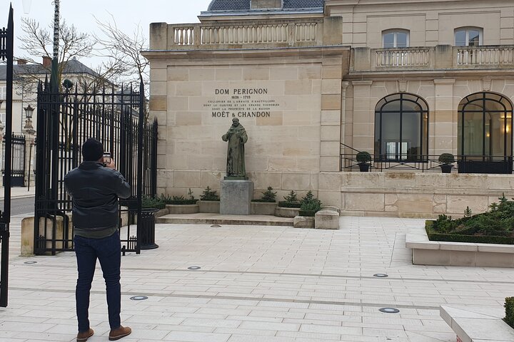 Day tour Tasting at Moët & Chandon and 2 Big Houses in Epernay