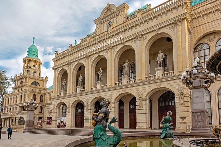 Romantic Walking Tour in Ganja for Couples