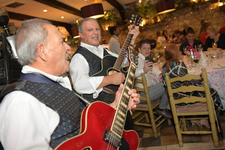 Maltese Traditional Dinner and Folklore Show with Transfers